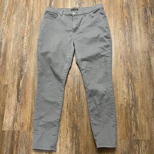 Lee Skinny Leg Gray Jeans - Women's Size 32x29 - Slim Fit, Mid Rise - Sculpting